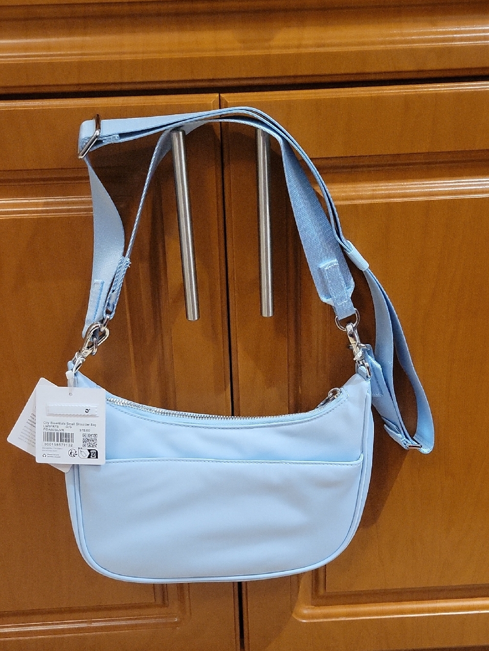 NWT: lululemon City Essentials Small Shoulder Bag - Picture 3 of 16